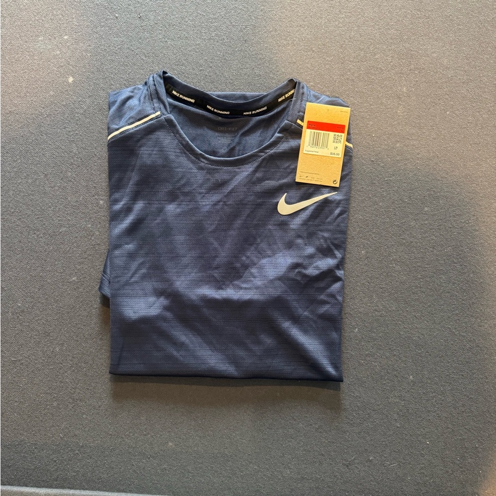 Nike Men's Dark Blue Short Sleeve Tee